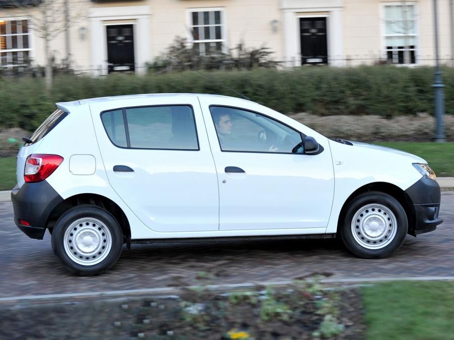  Dacia Sandero Access 2013 года  (UK) (фото 9 из 18)